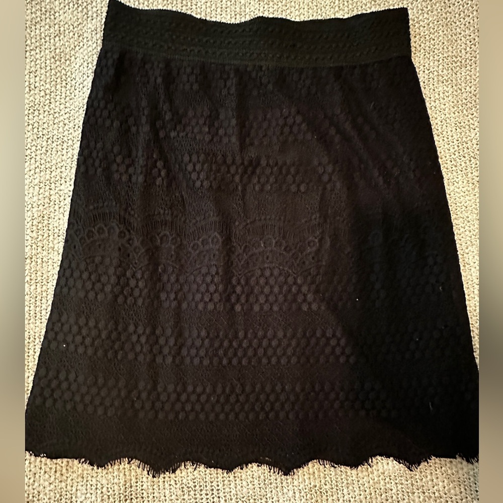 Build black skirt
